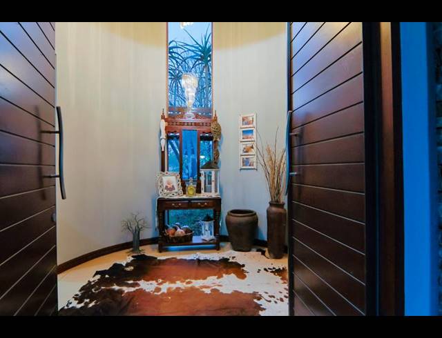 5 BEDROOM HOUSE FOR SALE IN COPPERLEAF ESTATE